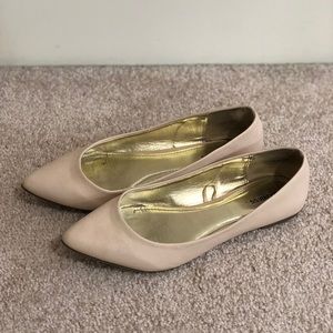 🚫SOLD🚫 Express blush pointed toe flats sz 7